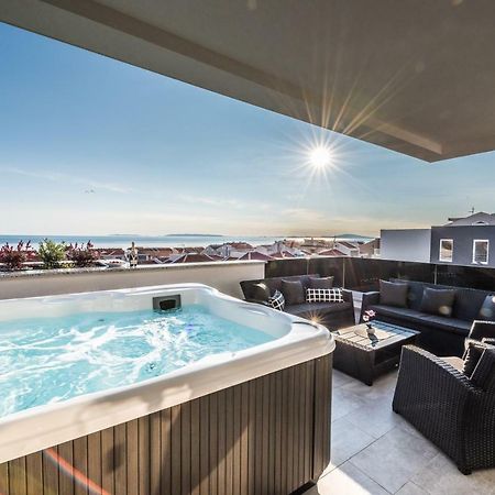 Villa Magnifica Penthouse With Jacuzzi Novalja Luaran gambar