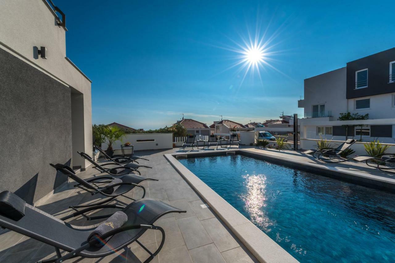 Villa Magnifica Penthouse With Jacuzzi Novalja Luaran gambar